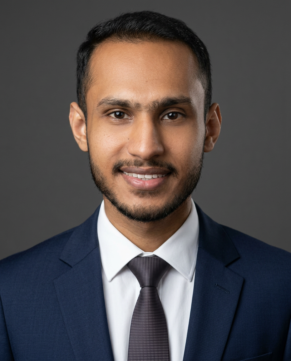 Feroz Khan — Director de Tecnología e Innovación